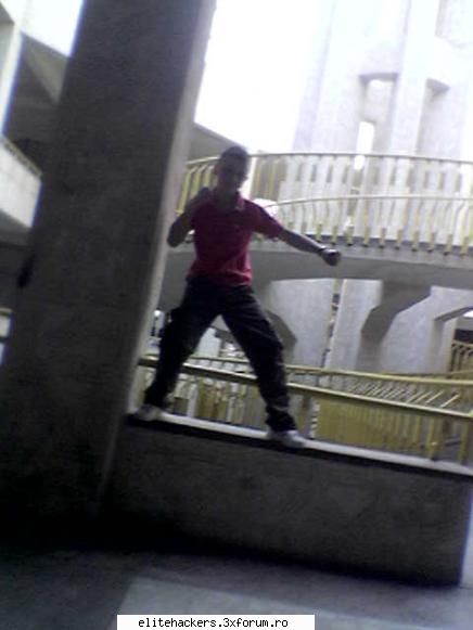 un avion se merge sa vada ce se faceti sa va corner pe aripa
 :cool:  :cool: